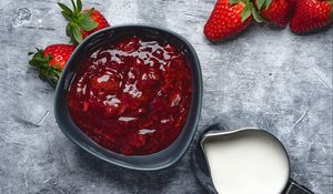 Превью обои клубника, ягоды, джем, молоко