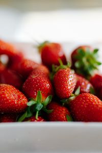 Превью обои клубника, ягоды, еда, размытие, красный