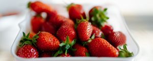 Превью обои клубника, ягоды, еда, размытие, красный