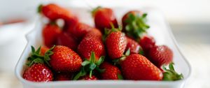 Превью обои клубника, ягоды, еда, размытие, красный