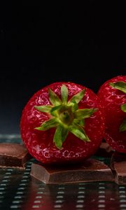 Превью обои клубника, ягоды, шоколад, десерт