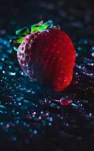 Превью обои клубника, капли, крупным планом