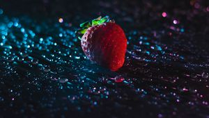 Превью обои клубника, капли, крупным планом