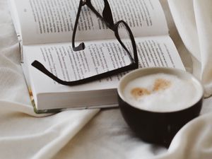 Превью обои книга, чашка, очки