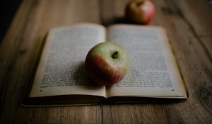 Превью обои книга, яблоко, фрукт, спелый
