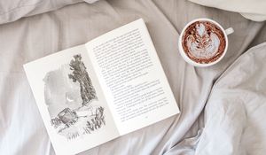 Превью обои книга, кружка, кофе, постель, уют