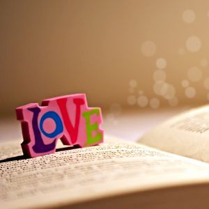 Превью обои книга, любовь, надпись, разноцветный
