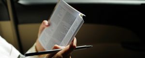 Превью обои книга, руки, чтение, окно