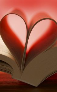 Превью обои книга, страницы, сердце, розовый, любовь