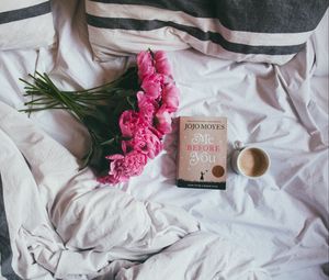 Превью обои книга, цветы, кофе, постель, настроение