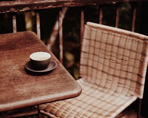 Превью обои кофе, чашка, стол, стул, деревянный