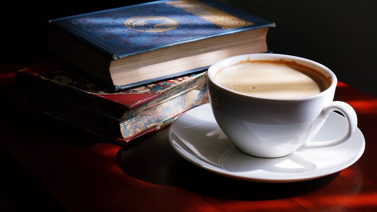 Обои кофе, чашка, тени, книга, напиток