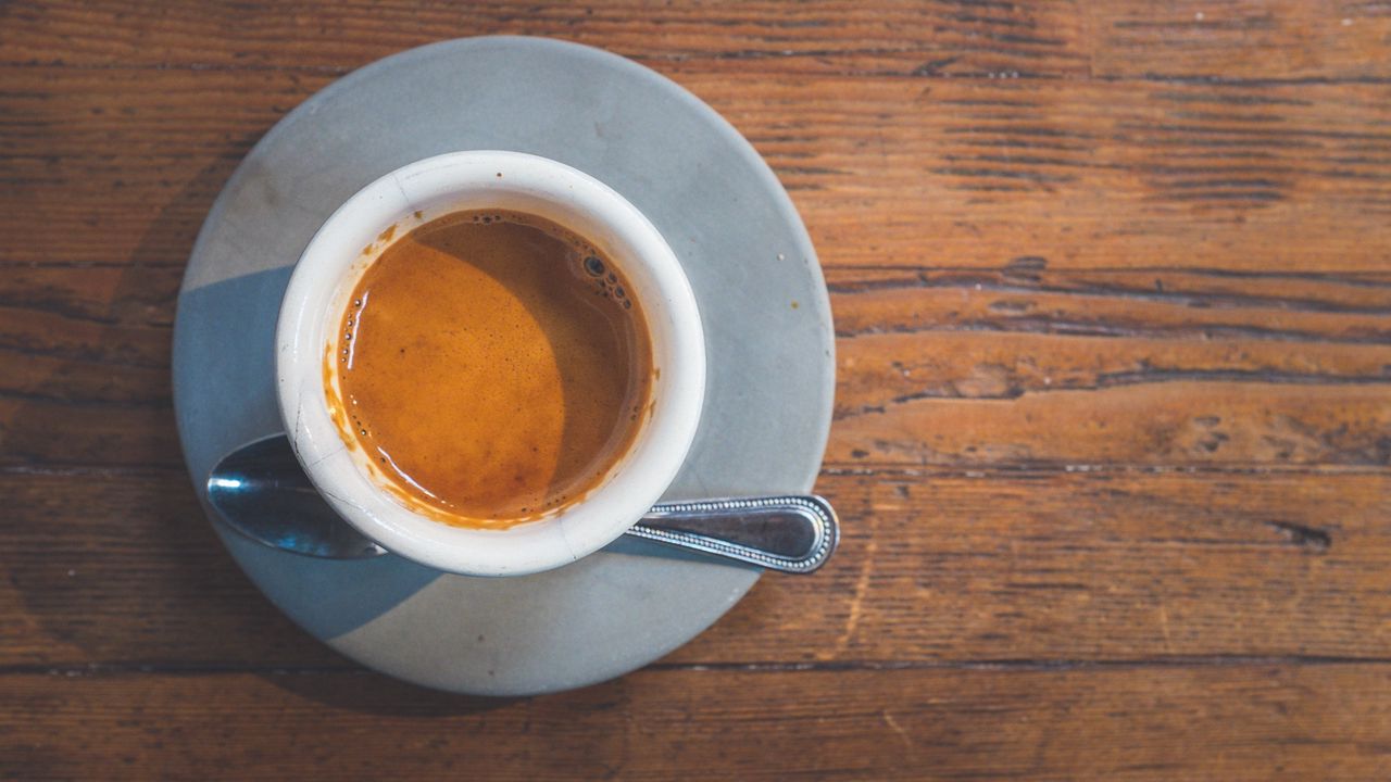 kofe_espresso_chashka_penka_111215_1280x720.jpg