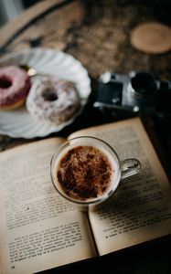 Превью обои кофе, кружка, книга, пончики, десерт, фотоаппарат