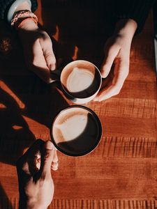 Превью обои кофе, любовь, пара, кружки, руки