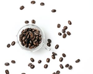 Превью обои кофейные зерна, зерна, стакан, кофе
