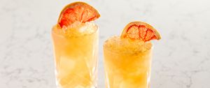 Превью обои коктейль, апельсин, долька, лед, напиток