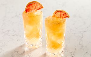 Превью обои коктейль, апельсин, долька, лед, напиток
