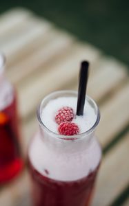 Превью обои коктейль, напиток, кувшин, малина, ягоды