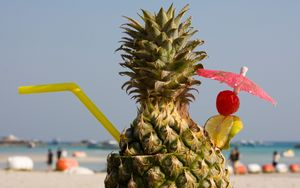 Превью обои коктейль, пляж, ананас, декор, зонтик, трубочка