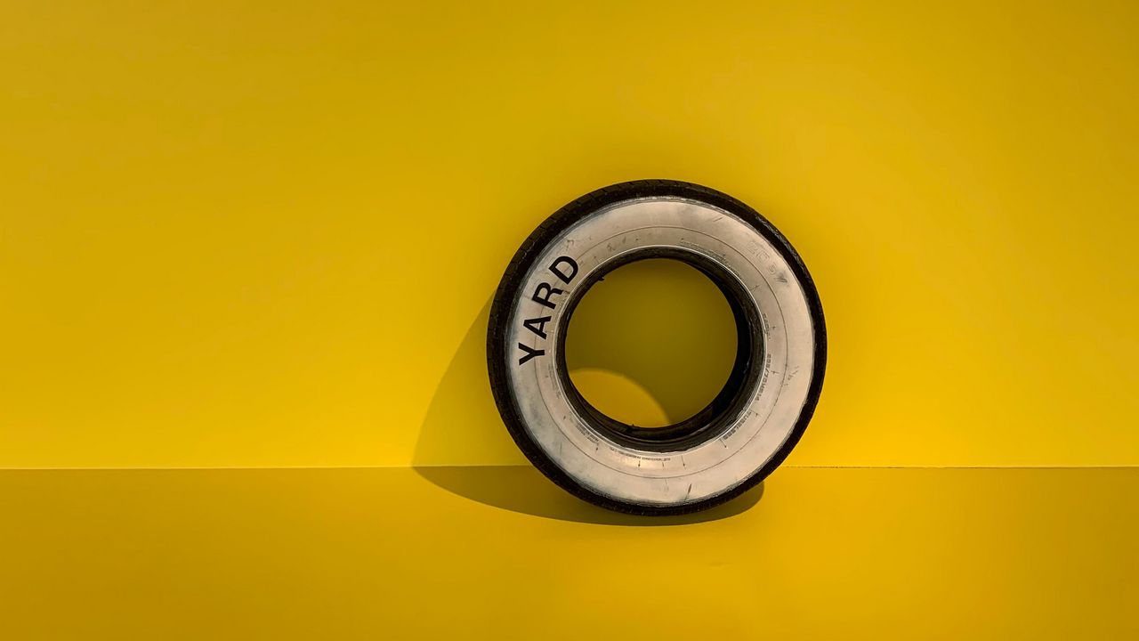 Обои колесо, круг, минимализм, желтый