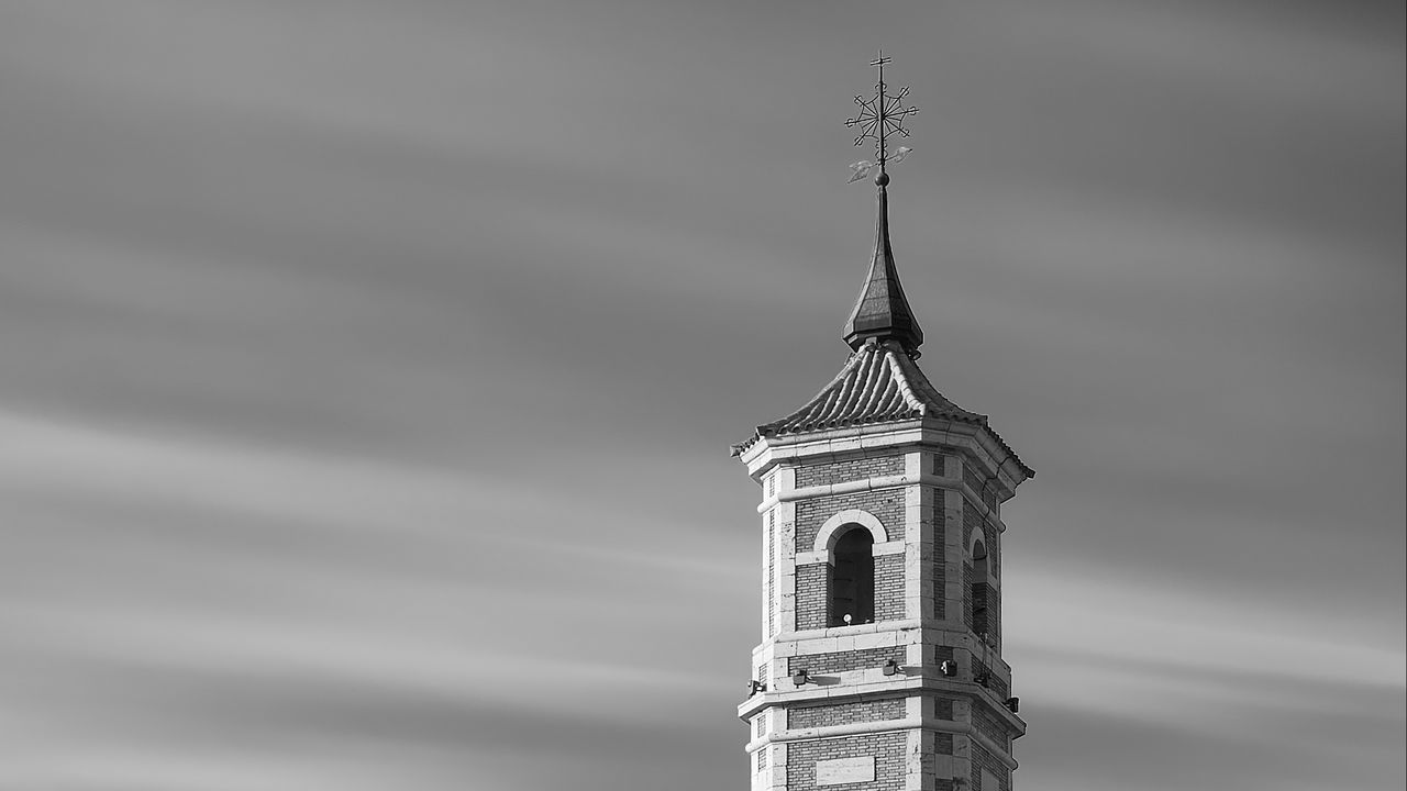 Обои колокольня, башня, здание, архитектура, черно-белый