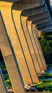 Превью обои колонны, мост, река, трава, город