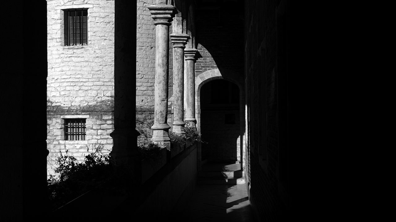 Обои колонны, тоннель, архитектура, темный