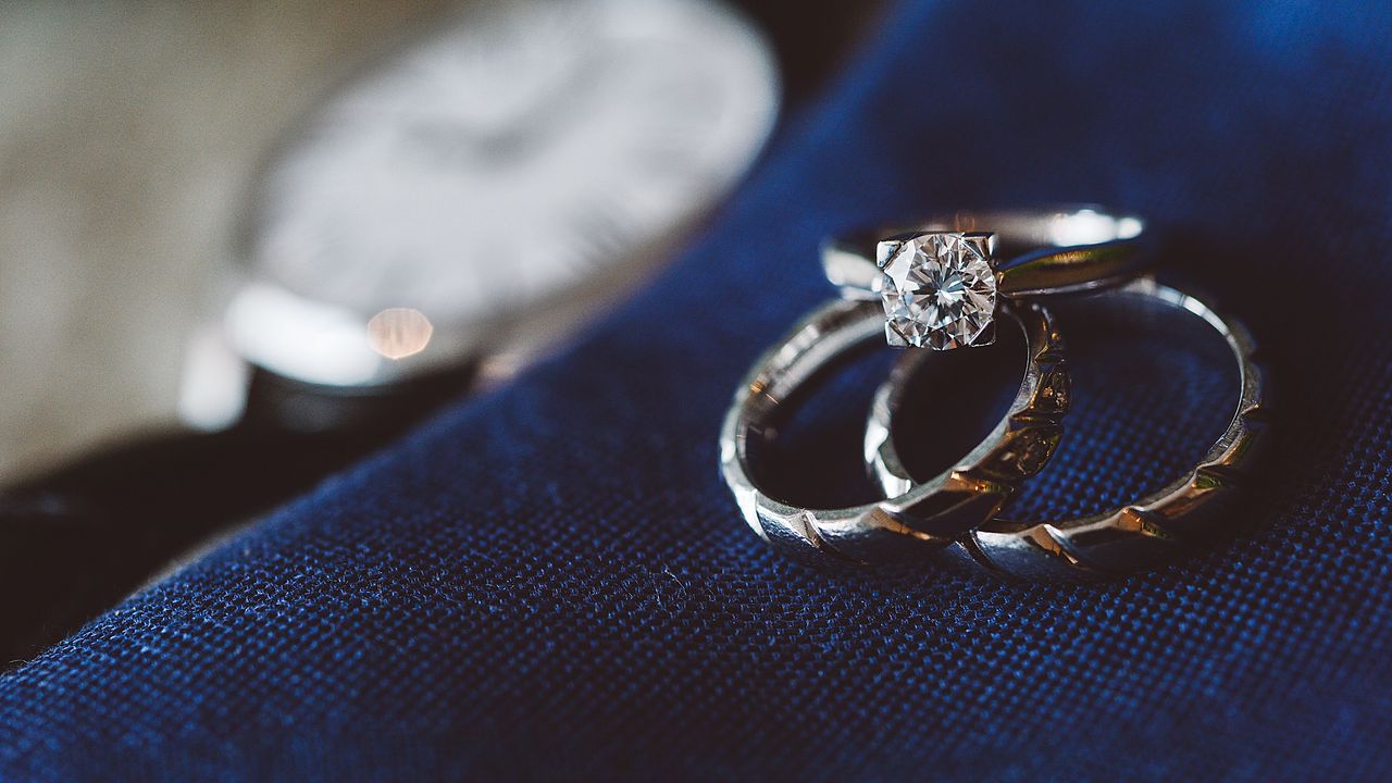 Обои кольца, бриллиант, украшения, любовь, романтика