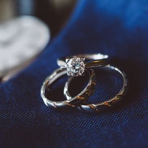 Превью обои кольца, бриллиант, украшения, любовь, романтика