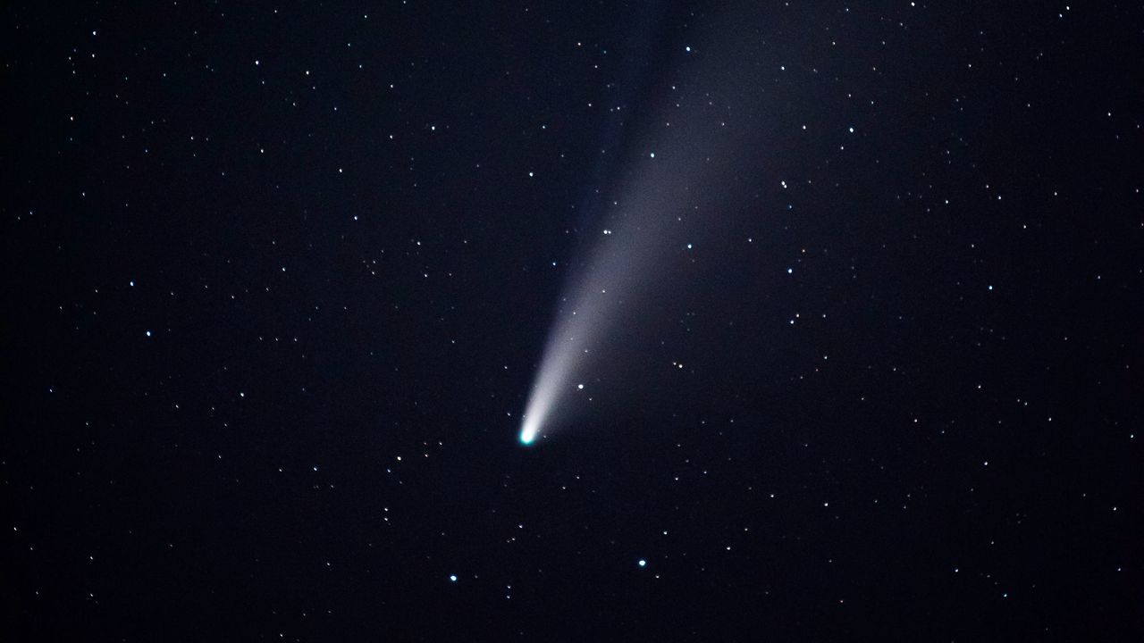 Обои комета, метеорит, звездное небо, небо, свечение