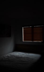 Превью обои комната, окно, кровать, свет, темный
