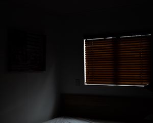 Превью обои комната, окно, кровать, свет, темный