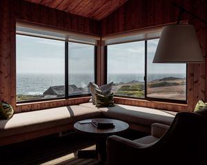 Превью обои комната, окно, подушки, мебель