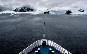 Превью обои корабль, ледник, гора, снег, туман