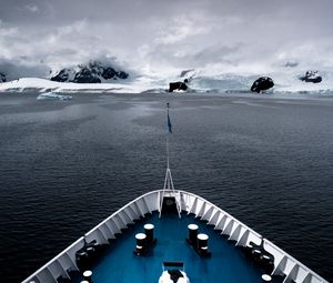 Превью обои корабль, ледник, гора, снег, туман