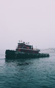 Превью обои корабль, море, пасмурно, туман
