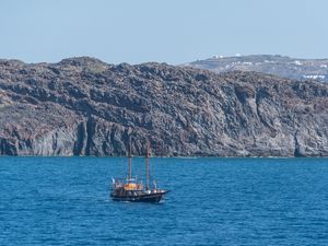 Превью обои корабль, море, скалы