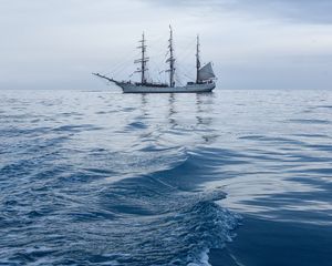 Превью обои корабль, море, волны, вода