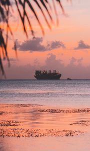 Превью обои корабль, море, закат, берег