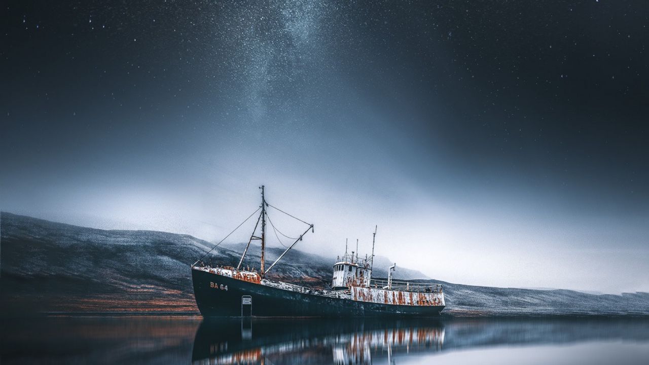 Обои корабль, залив, млечный путь, исландия