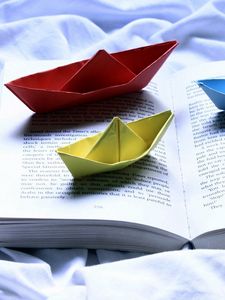 Превью обои кораблики, книга, бумага, разноцветный