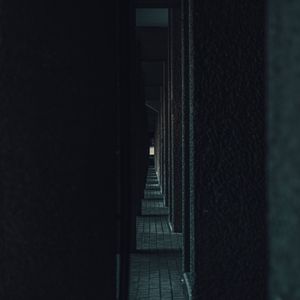 Превью обои коридор, колонны, темный