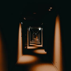 Превью обои коридор, тоннель, свет, освещение, темный