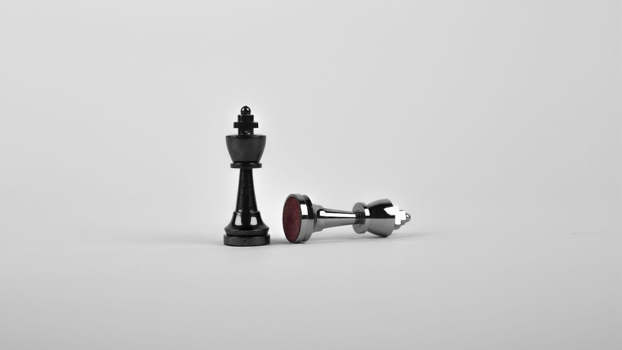 Обои король, шахматы, шахматные фигуры, минимализм