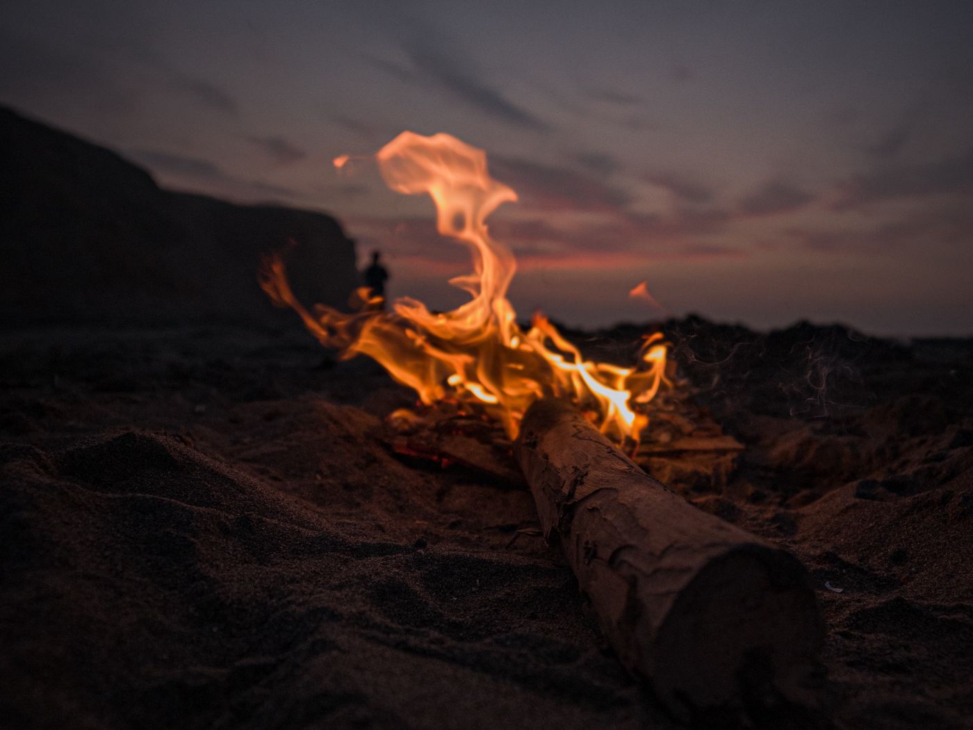 Огонь на берегу