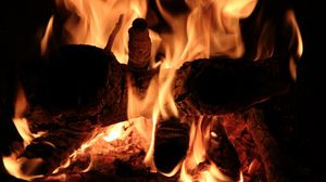 Превью обои костер, пламя, огонь, дрова, угли, гореть