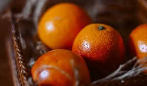 Превью обои красные апельсины, апельсины, фрукты, цитрус, корзинка
