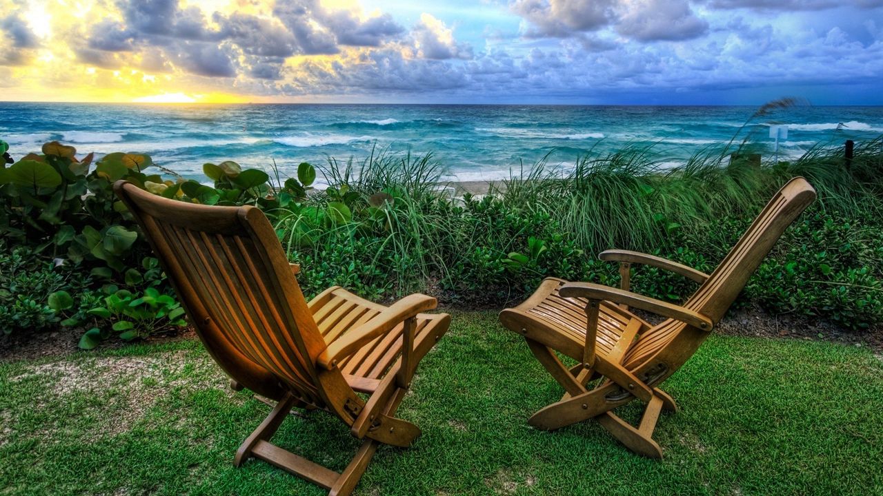 Обои кресла, берег, море, закат