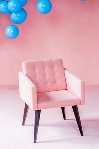 Превью обои кресло, розовый, шары